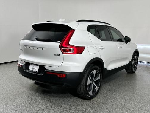 2026 Volvo XC40