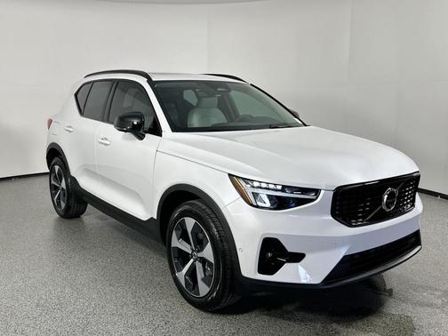 2026 Volvo XC40