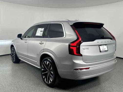 2025 Volvo XC90 B5 Plus 6-Seater