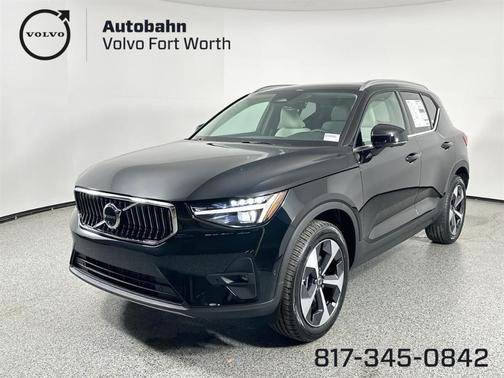 2025 Volvo XC40 B5 Plus Bright Theme