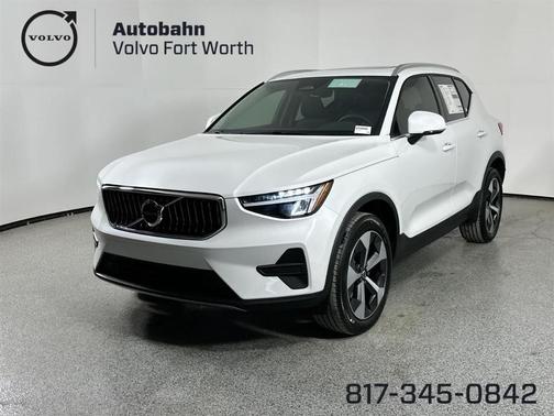 2025 Volvo XC40 B5 Core Bright Theme