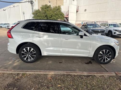 2023 Volvo XC60 B5 Core
