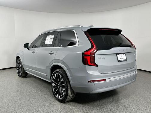 2025 Volvo XC90 Plug-In Hybrid T8 Ultra 7-Seater
