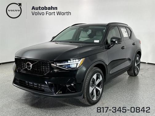 2025 Volvo XC40 B5 Plus Dark Theme