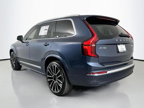 2026 Volvo XC90 B6 Plus 6-Seater