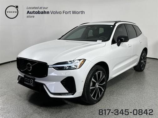 2023 Volvo XC60 B5 Plus Dark Theme