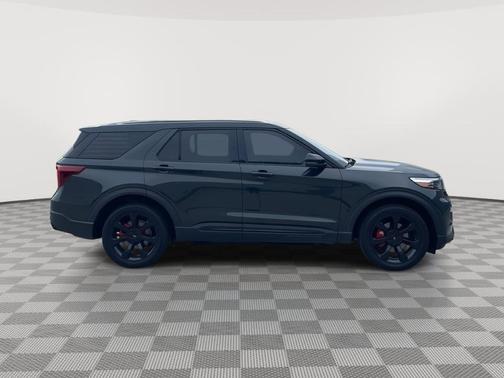 Green 2022 Ford Explorer ST