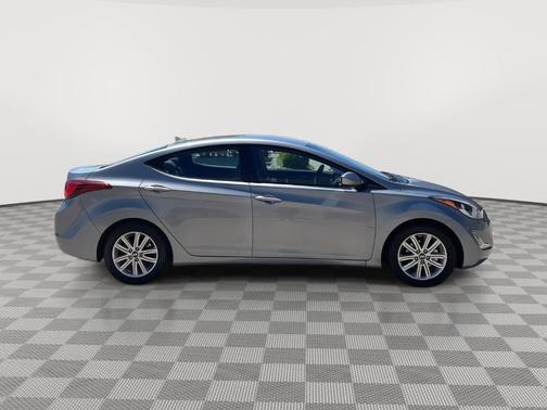 Titanium Gray Metallic 2014 Hyundai ELANTRA SE
