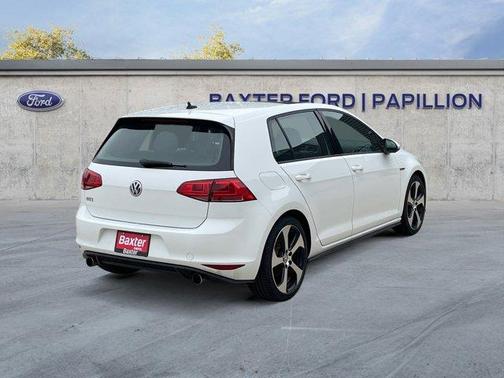 2016 Volkswagen Golf GTI 2.0T SE 4-Door