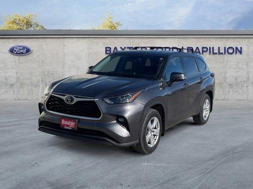 2022 Toyota Highlander LE
