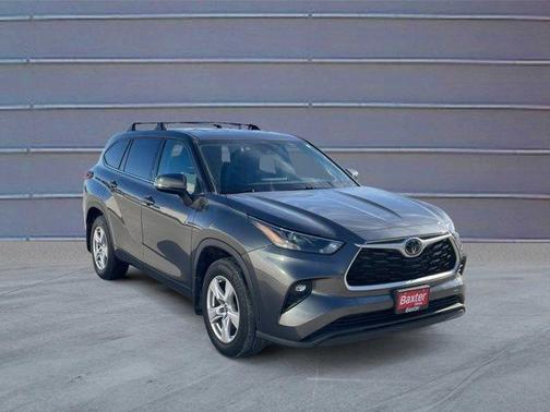 2022 Toyota Highlander LE