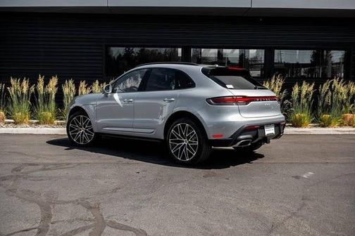 2025 Porsche Macan 