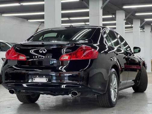 2011 INFINITI G25x Base