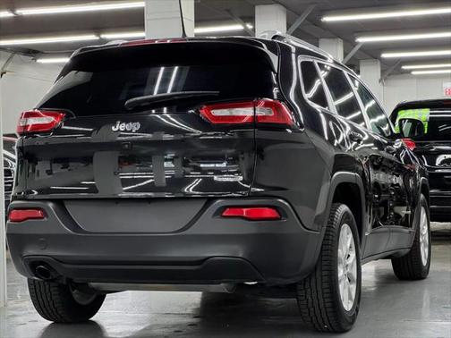 2016 Jeep Cherokee Sport