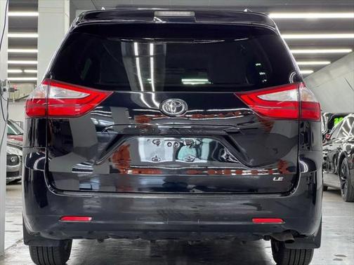 2015 Toyota Sienna LE