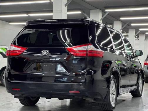 2015 Toyota Sienna LE
