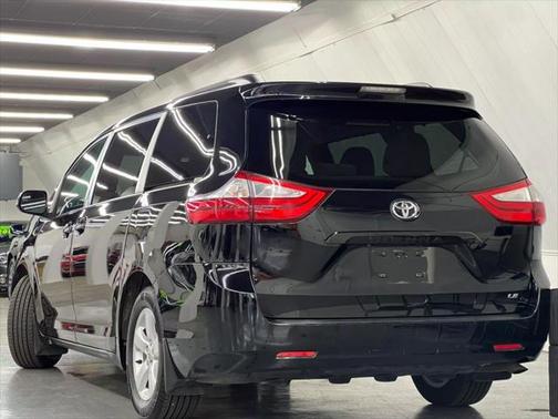 2015 Toyota Sienna LE