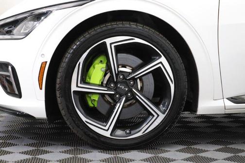 Snow White Pearl 2023 Kia EV6 GT