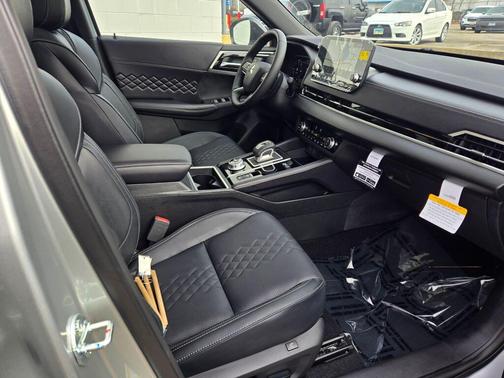 2025 Mitsubishi Outlander PHEV SEL