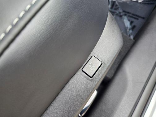 2025 Mitsubishi Outlander PHEV SEL