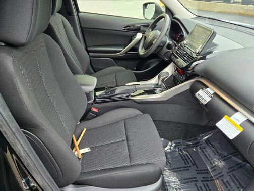2025 Mitsubishi Eclipse Cross LE