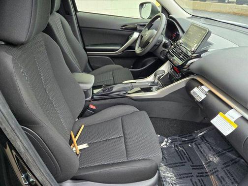 2025 Mitsubishi Eclipse Cross LE