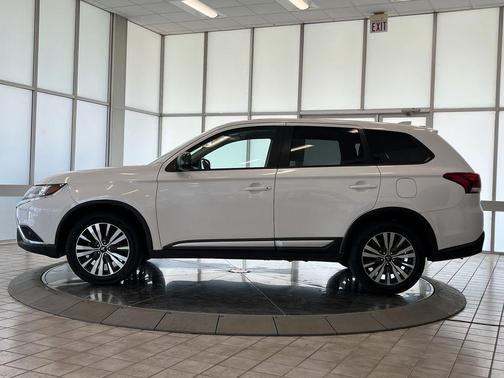 2020 Mitsubishi Outlander ES