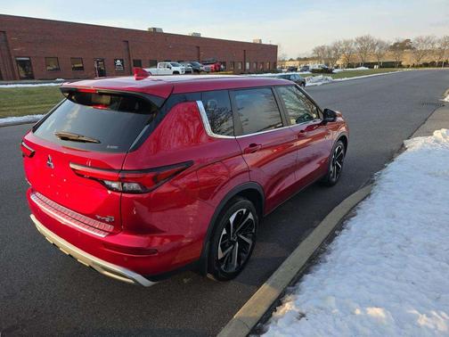 2023 Mitsubishi Outlander PHEV SE S-AWC