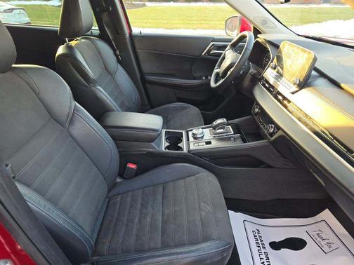 2023 Mitsubishi Outlander PHEV SE S-AWC