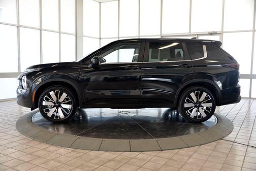 Black Diamond 2026 Mitsubishi Outlander SE S-AWC