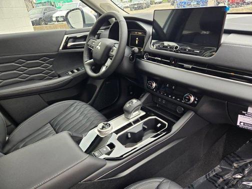 2025 Mitsubishi Outlander SEL