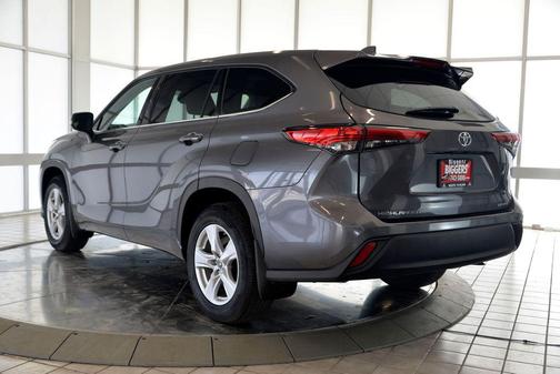 2021 Toyota Highlander LE