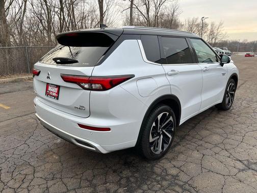 2023 Mitsubishi Outlander PHEV SEL