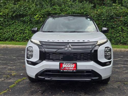 White Diamond With Black Roof 2026 Mitsubishi Outlander Black Edition S-AWC