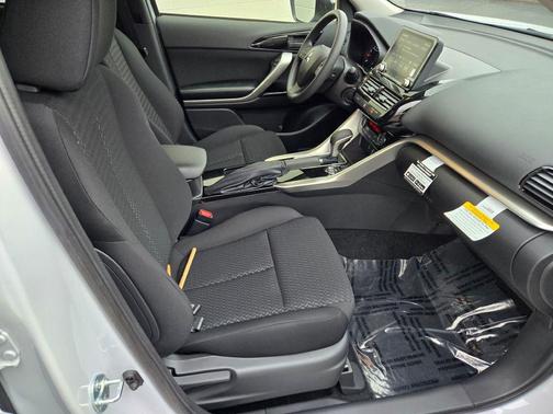 2025 Mitsubishi Eclipse Cross LE