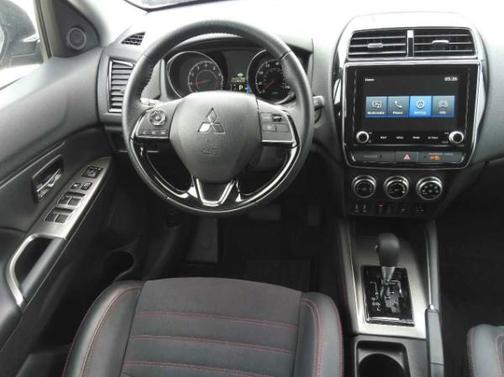 Labrador Black Pearl 2026 Mitsubishi Outlander Sport SE