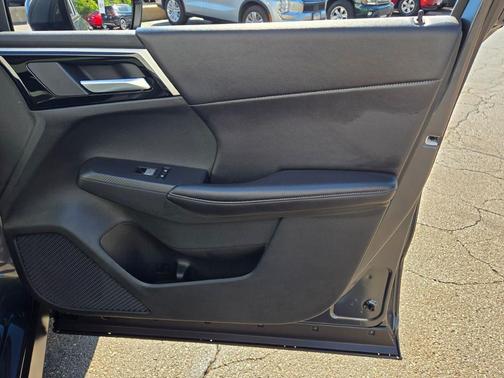 2025 Mitsubishi Outlander PHEV SE S-AWC