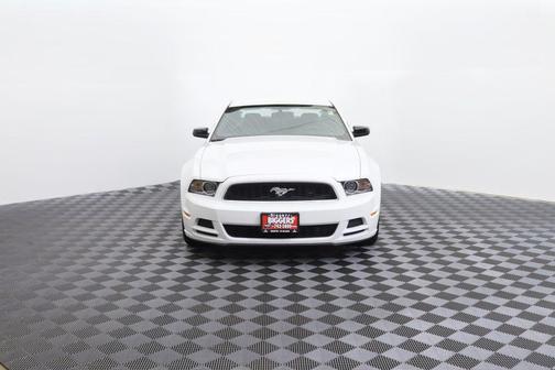 Oxford White 2014 Ford Mustang V6 Premium