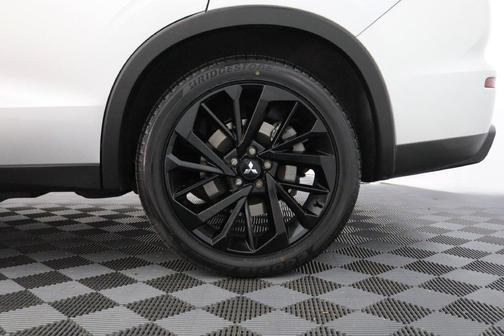 Silver 2025 Mitsubishi Outlander PHEV SEL