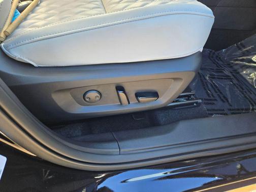 2025 Mitsubishi Outlander PHEV SEL