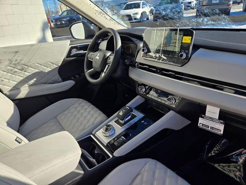 2025 Mitsubishi Outlander PHEV SEL