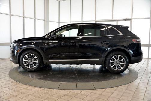 Infinite Black Metallic Clearcoat 2023 Lincoln Nautilus Reserve