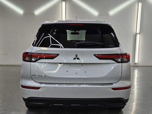 2022 Mitsubishi Outlander ES