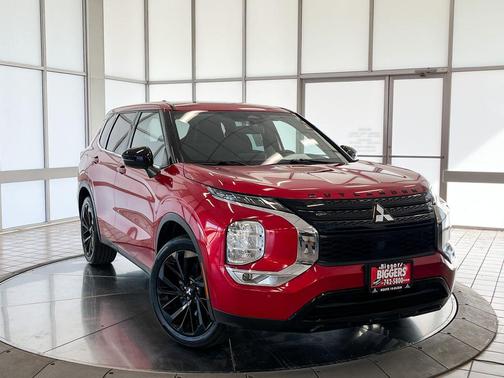 2022 Mitsubishi Outlander Black Edition 2WD