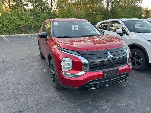 2022 Mitsubishi Outlander Black Edition 2WD