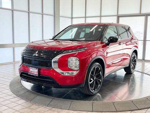 2022 Mitsubishi Outlander Black Edition 2WD