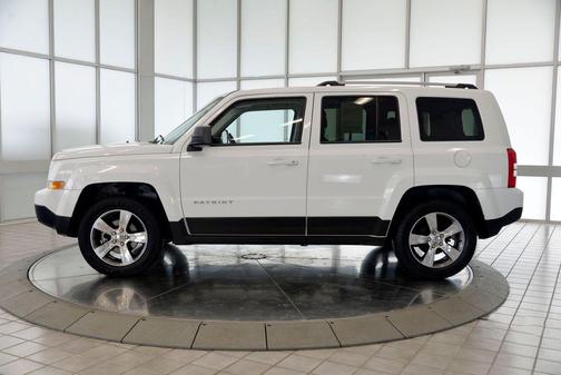 Bright White Clearcoat 2016 Jeep Patriot High Altitude