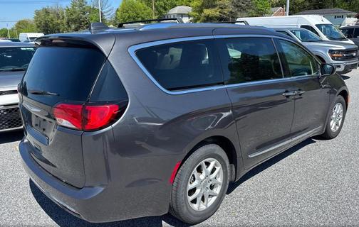 Granite Crystal Metallic Clearcoat 2020 Chrysler Pacifica Touring L