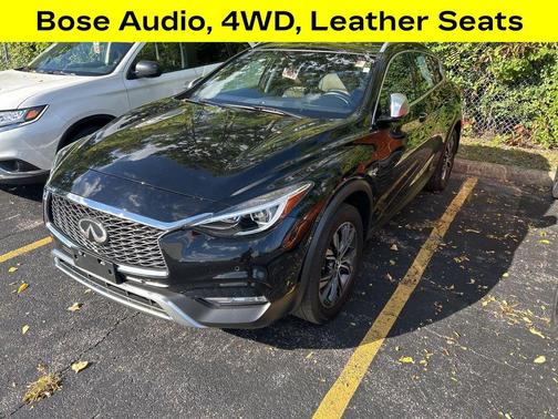 2017 INFINITI QX30 Premium