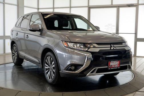 Mercury Gray Metallic 2020 Mitsubishi Outlander SE